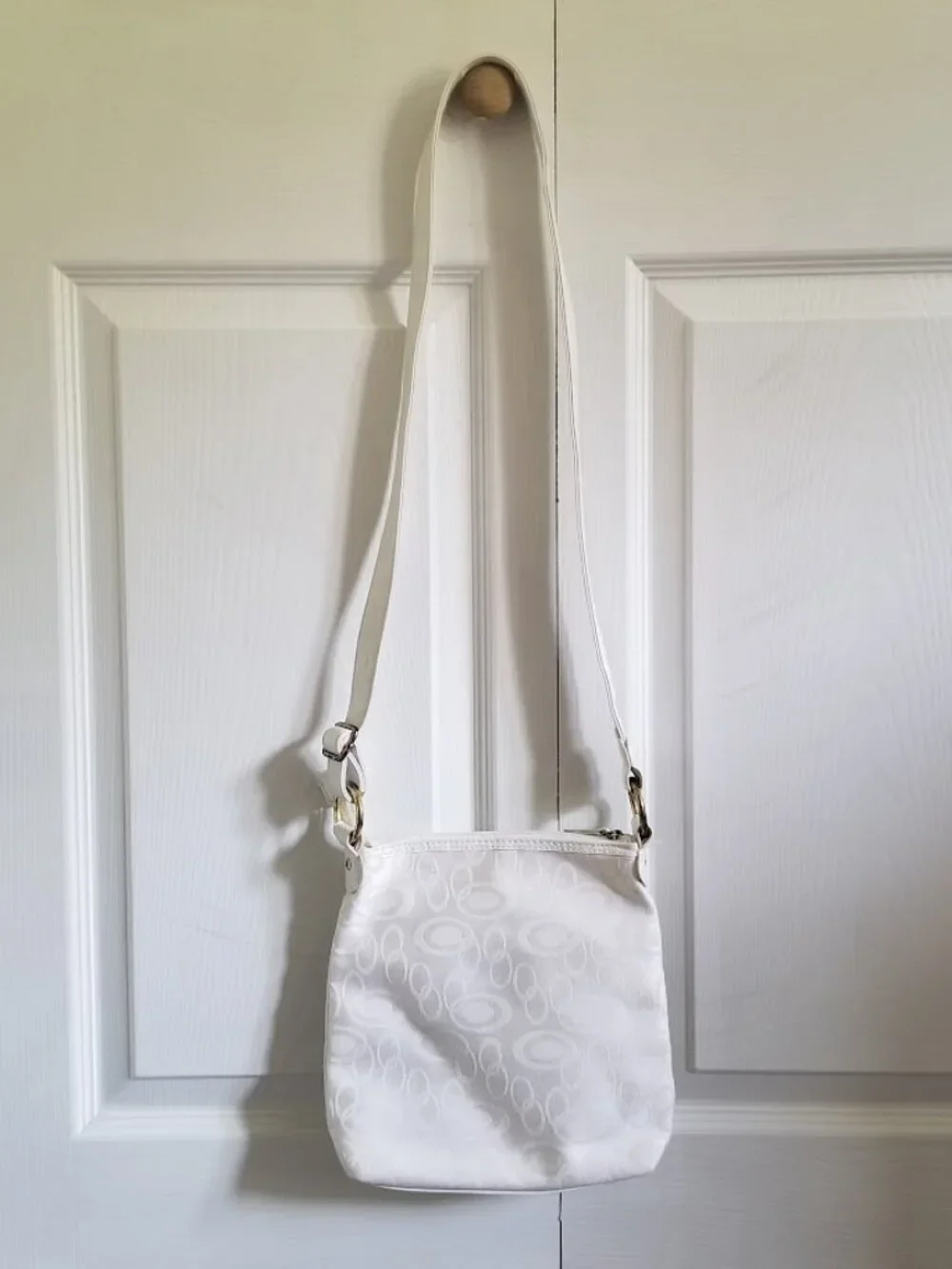 Vintage/Y2K Purse White Gold Rhinestones Crossbody Bling Faux Leather
